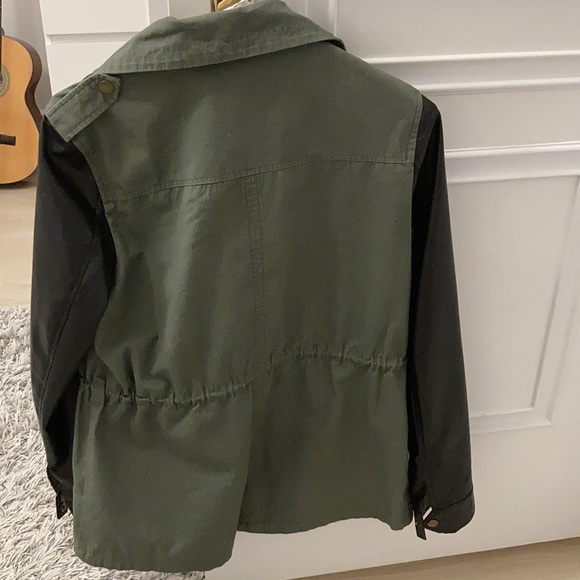 Trendy, stylish,utility jacket - Picture 3 of 3